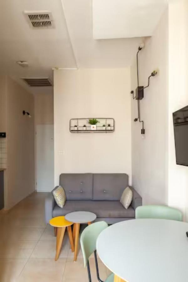 Ourplace Nachalat Binyamin Tel Aviv